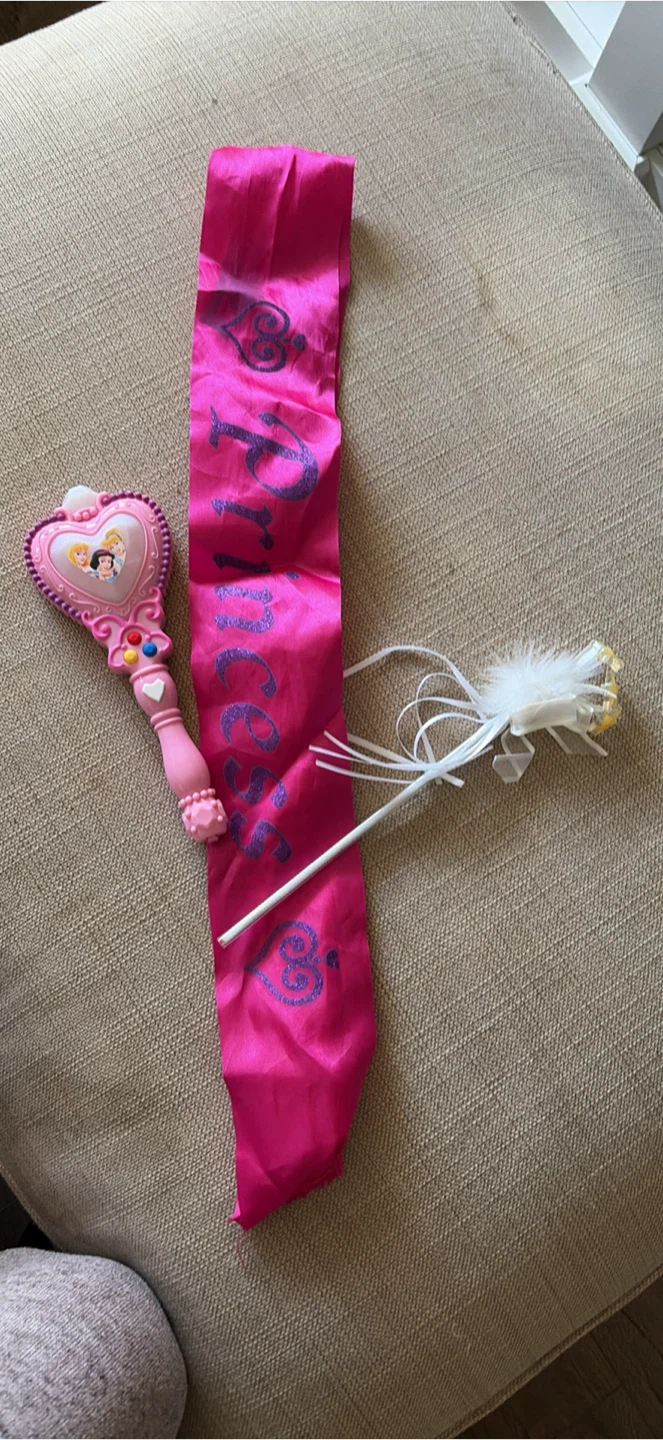Disney Princess wand and sash dress-up set