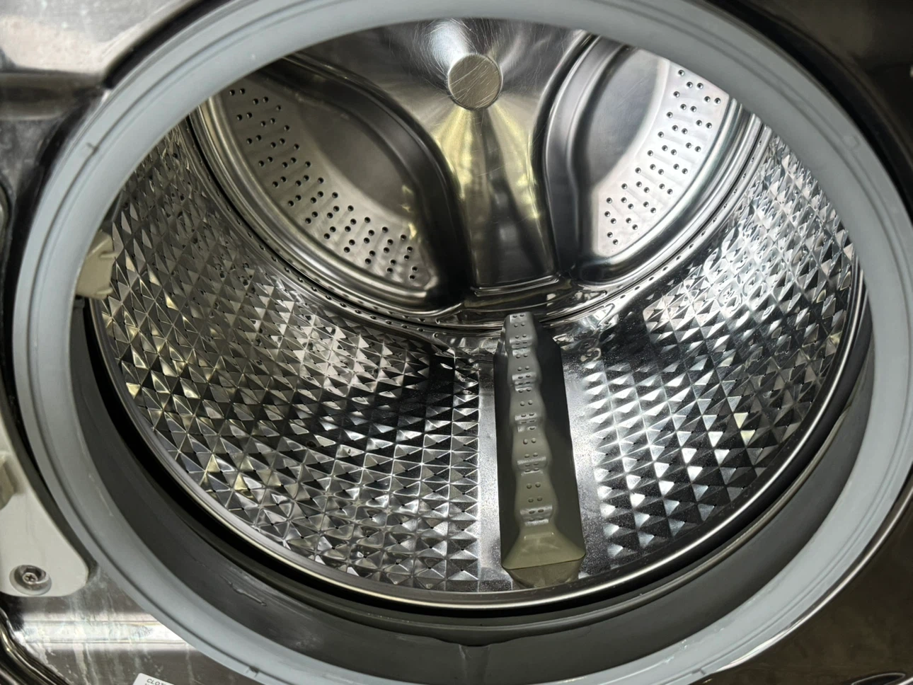 Samsung 27”  Front Load Washer - photo 3