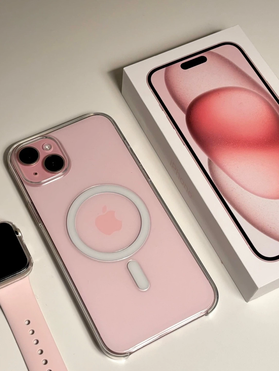 🎀 Pink Apple iPhone 15 with Clear Cases