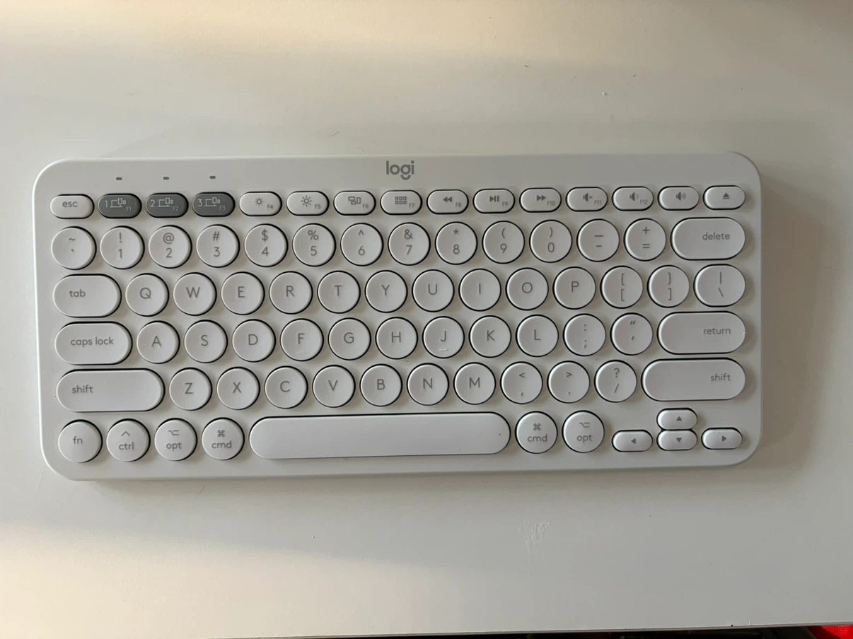 Logitech K380 Bluetooth Keyboard White