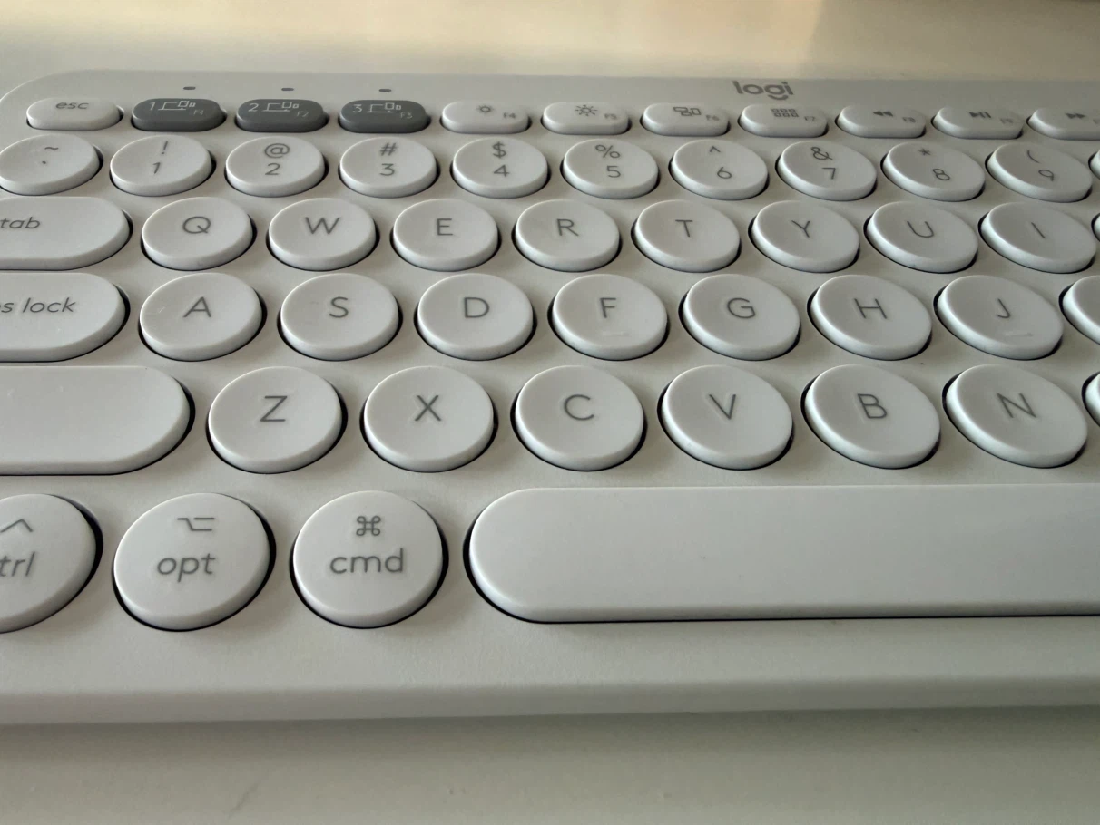 Logitech K380 Bluetooth Keyboard White - photo 2