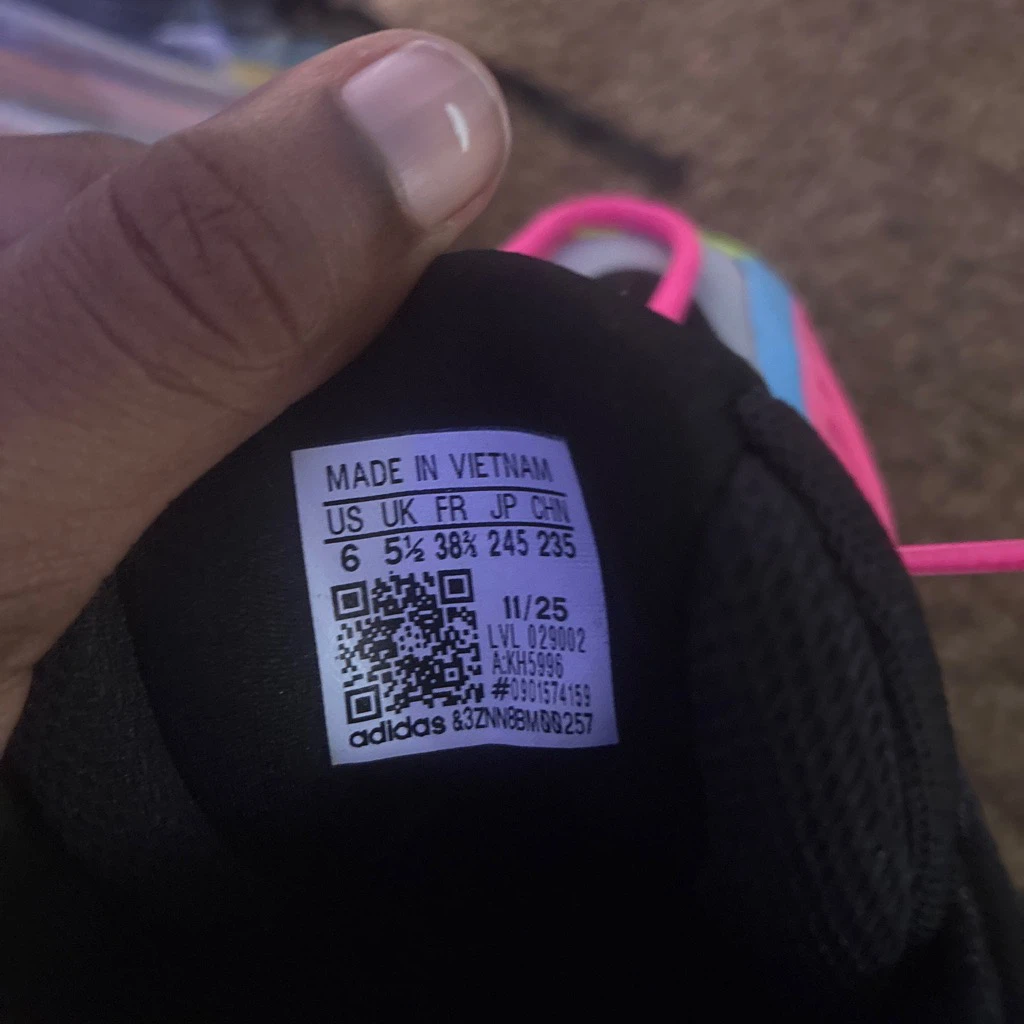 Adidas Basketball Shoes Size 6 - photo 4