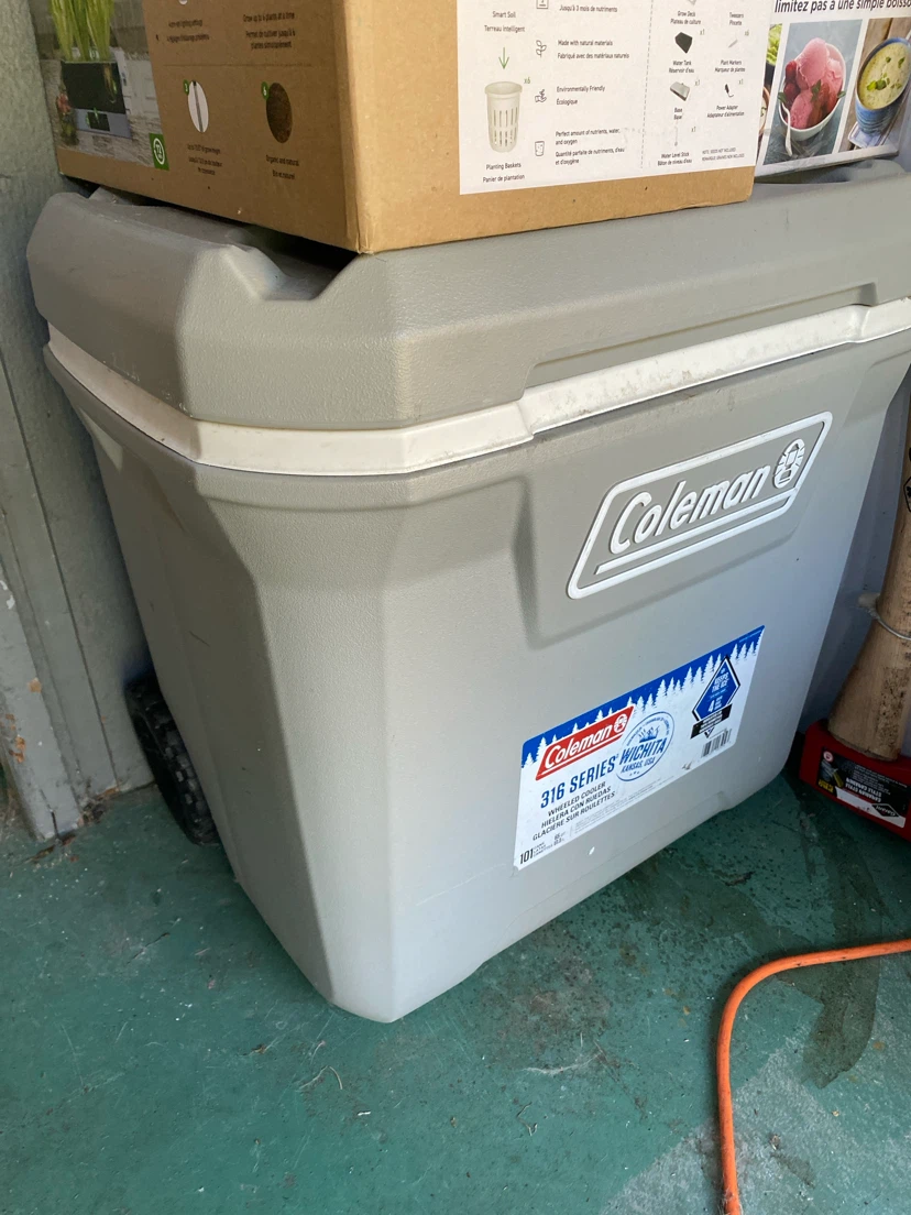Coleman 316 Series Wichita Wheeled Cooler 101 Quart