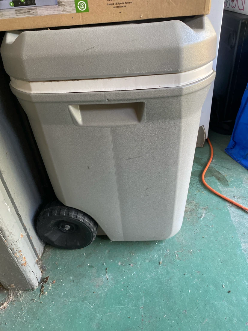 Coleman 316 Series Wichita Wheeled Cooler 101 Quart - photo 2
