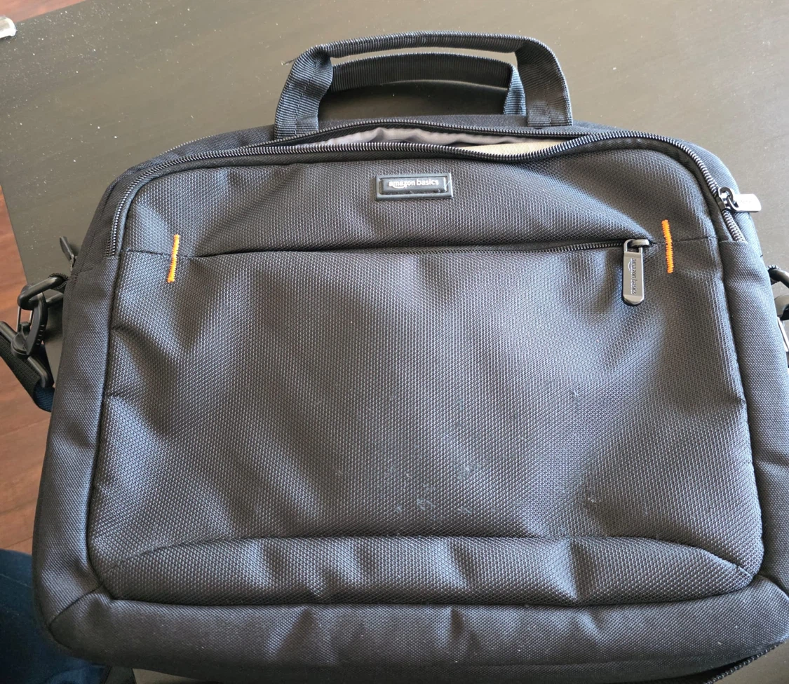 Amazon Basics Laptop Bag