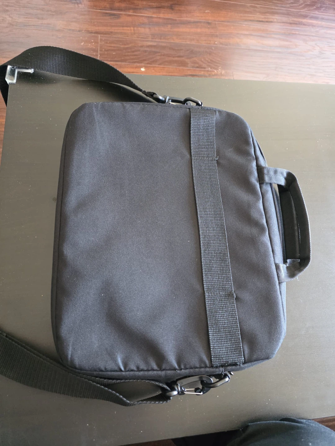 Amazon Basics Laptop Bag - photo 2
