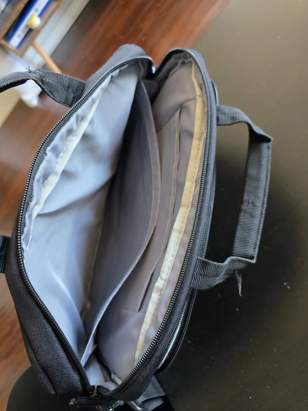 Amazon Basics Laptop Bag - photo 3