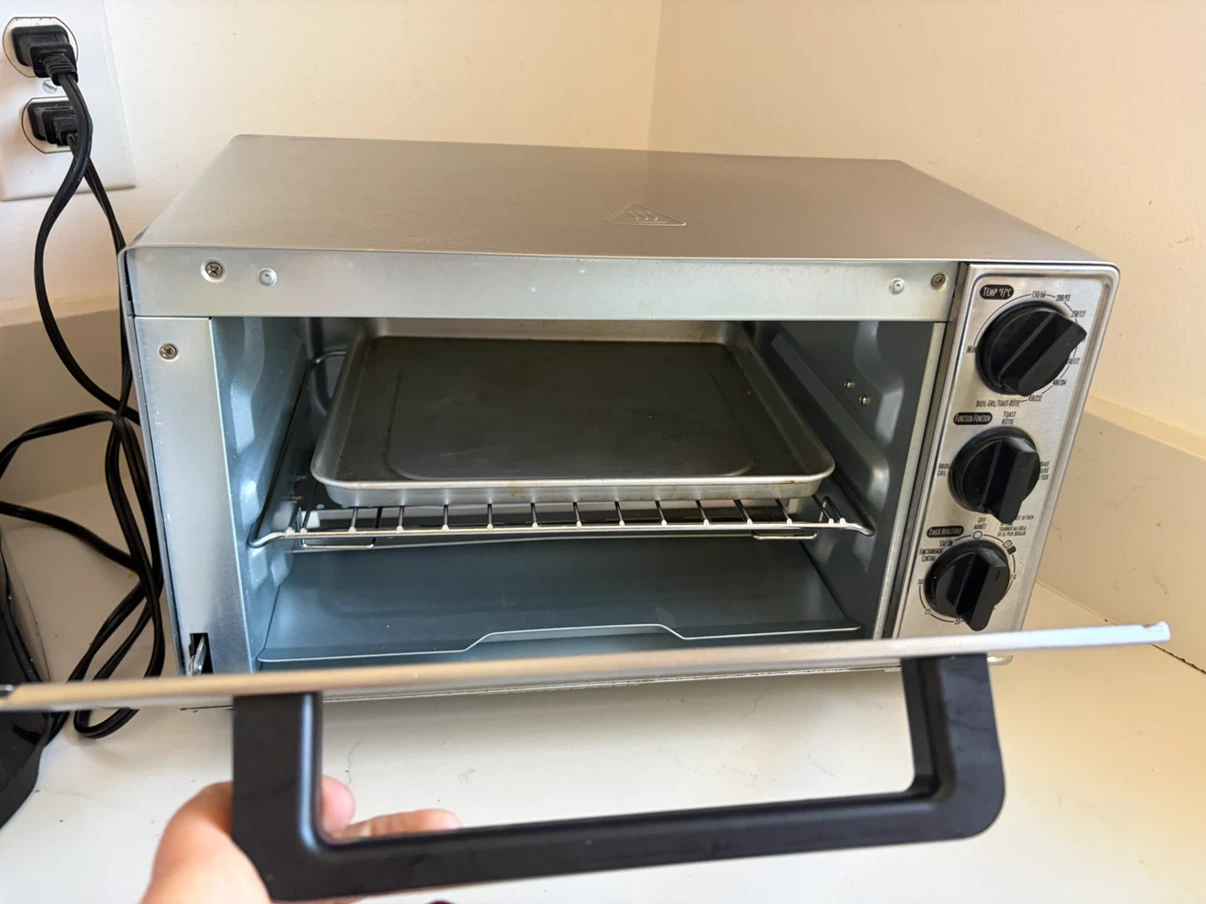 Hamilton Beach Countertop Toaster Oven - photo 2