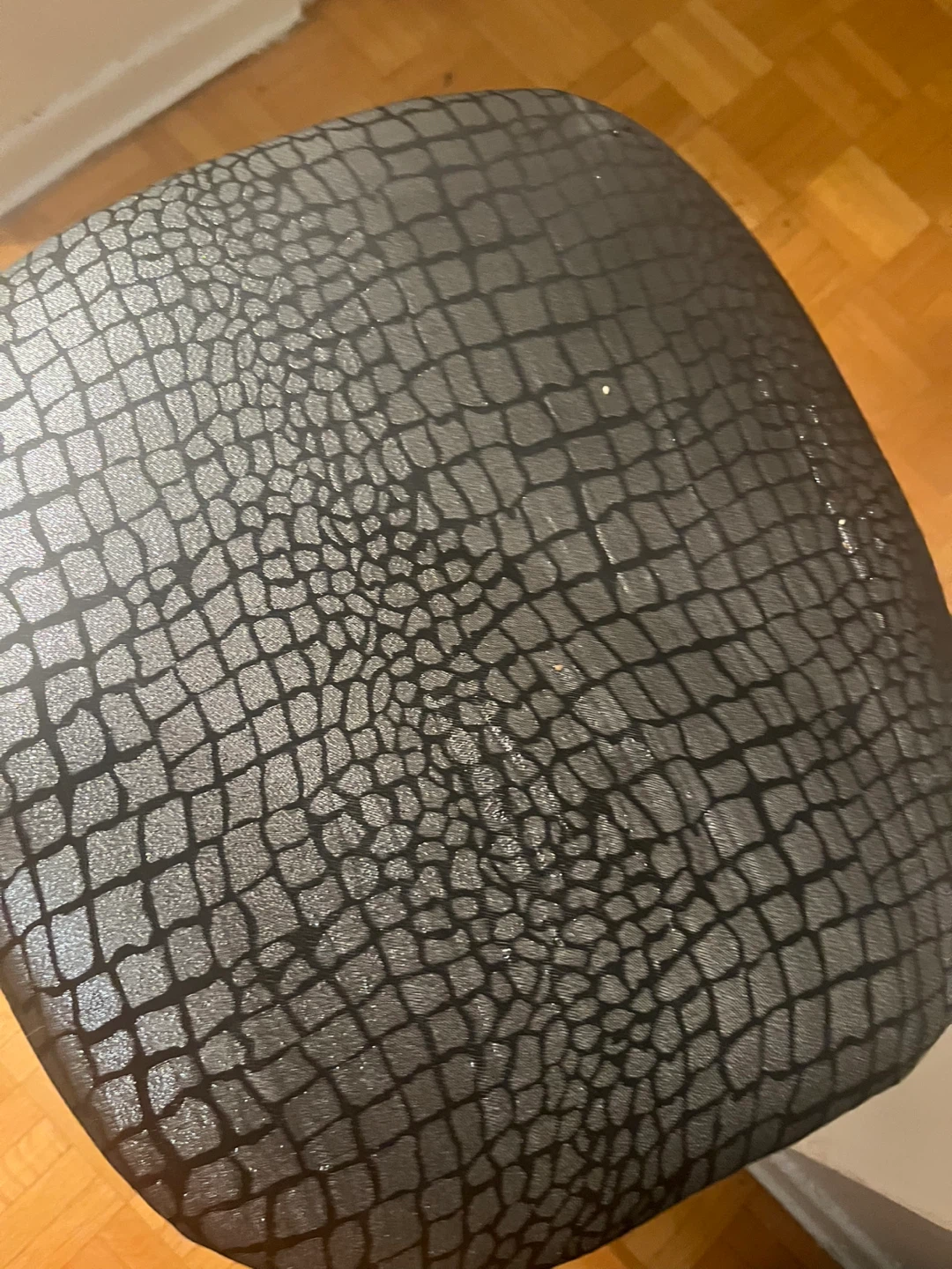 Black Croc Pattern Rolling Desk Chair