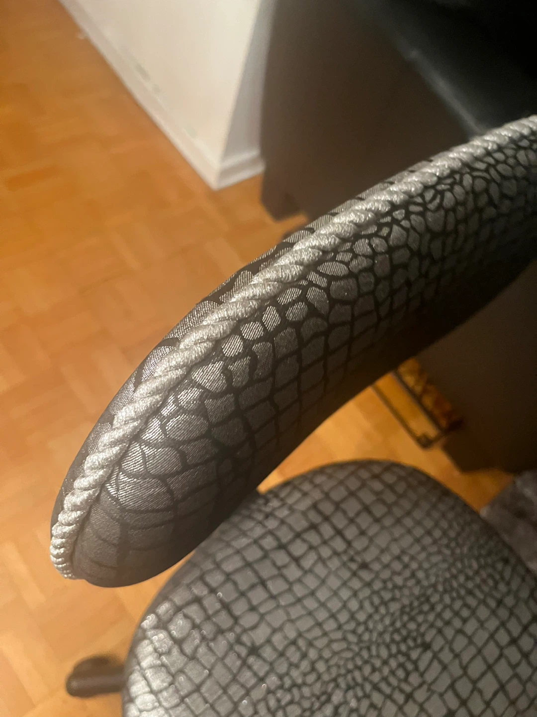 Black Croc Pattern Rolling Desk Chair - photo 2