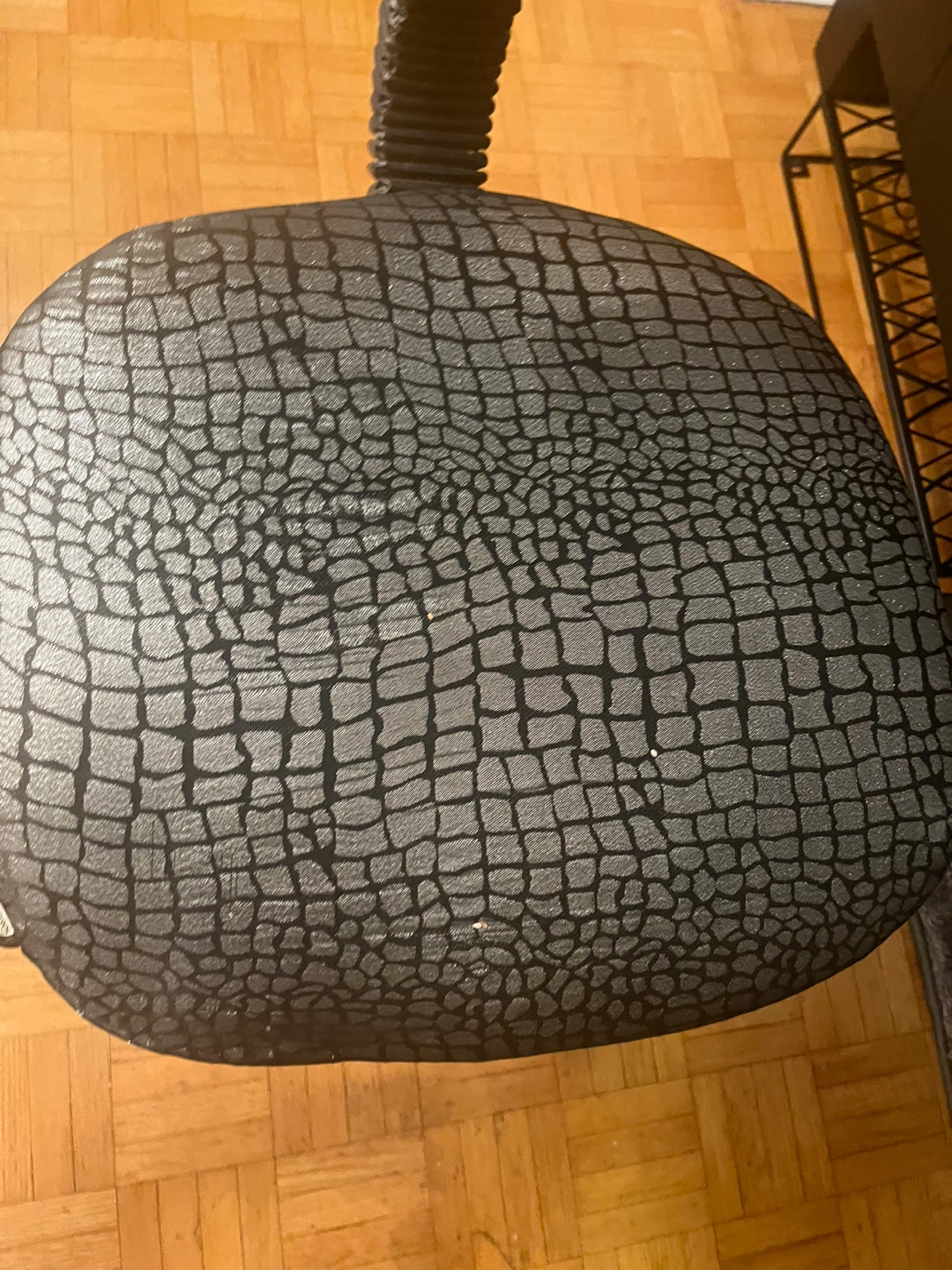 Black Croc Pattern Rolling Desk Chair - photo 3