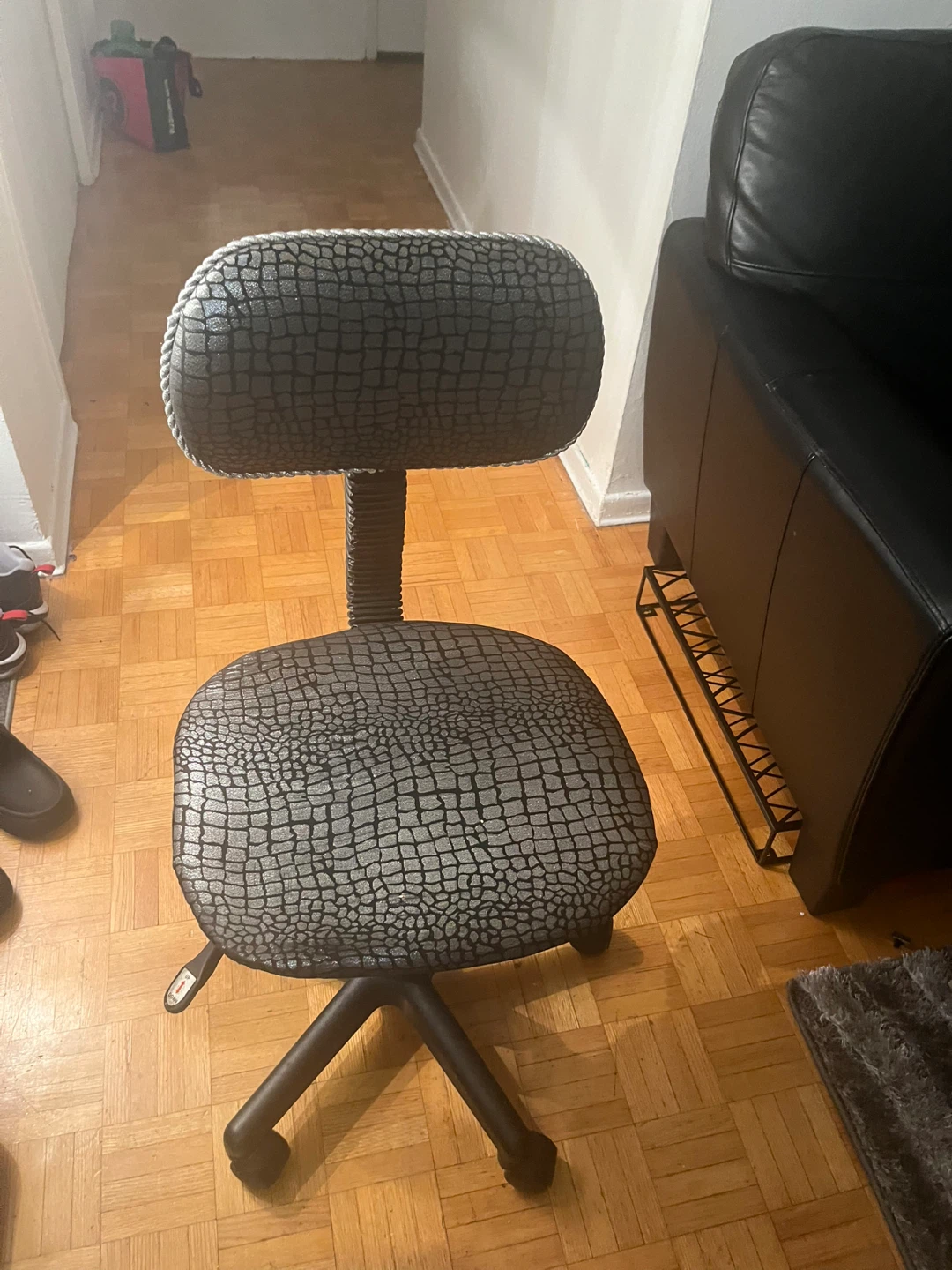 Black Croc Pattern Rolling Desk Chair - photo 4