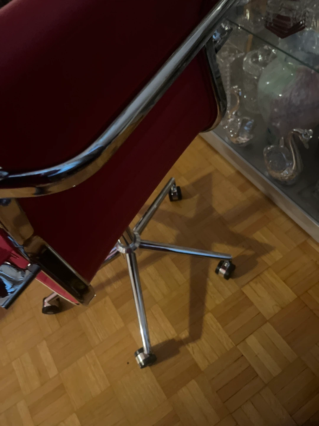 Red all purpose chair - photo 3