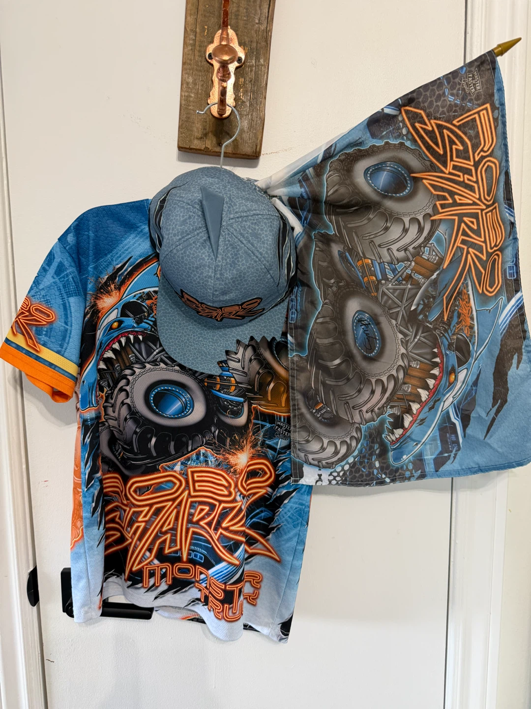 6/7 Monster ham jersey, Hat and flag