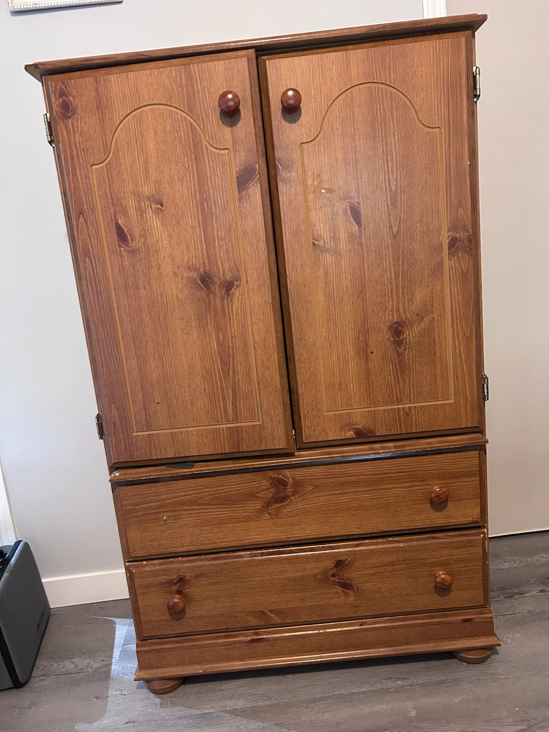 Solid wood bedroom furniture set