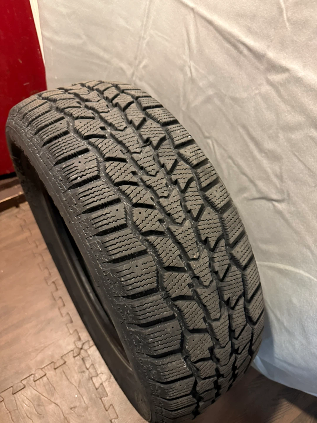 WINTER TIRES - 4 X HERCULES 225 60 R17 - photo 3