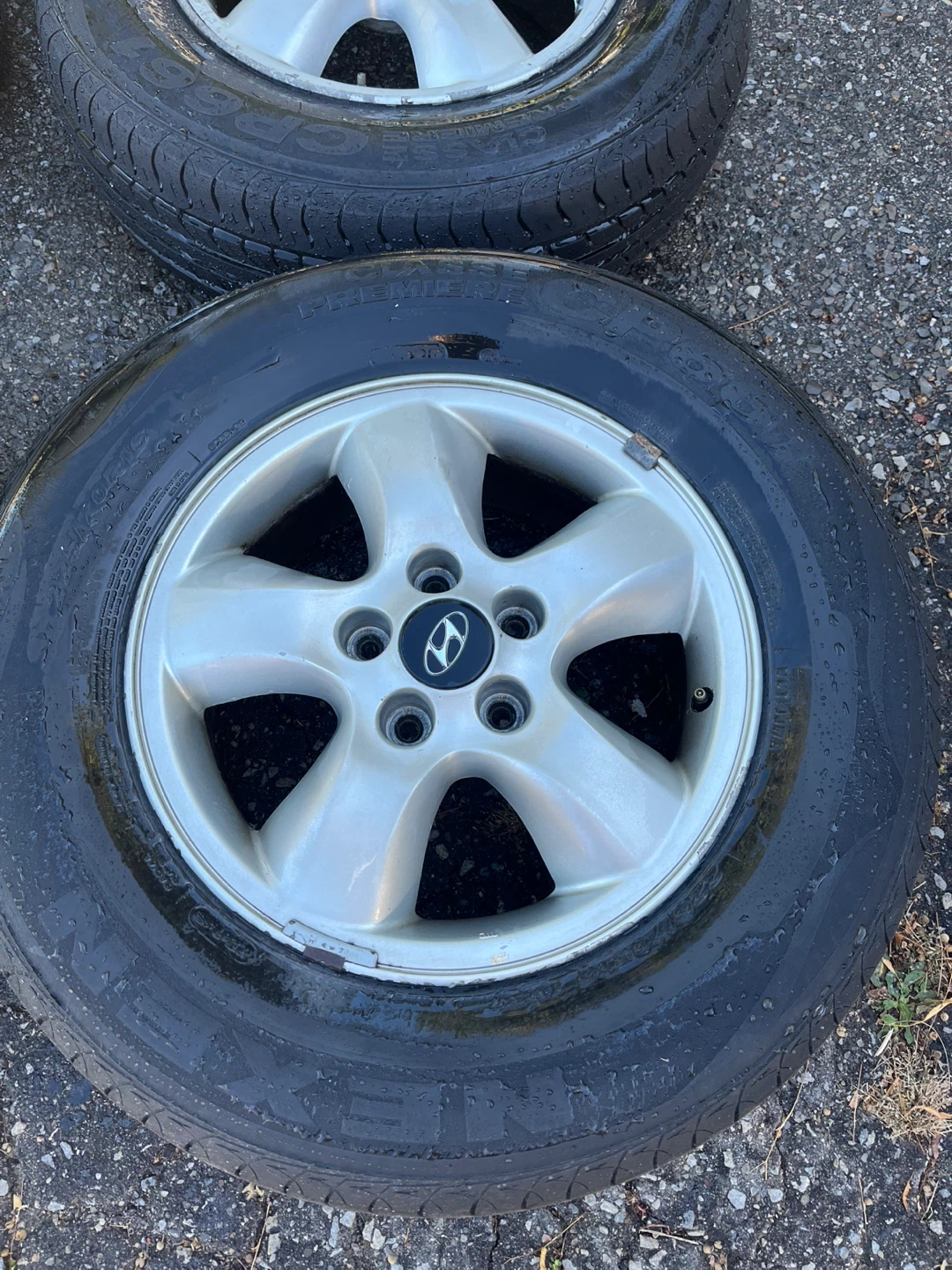 Set of 5 Hyundai Santa Fe Wheels and Tires 225/70R16 - photo 2