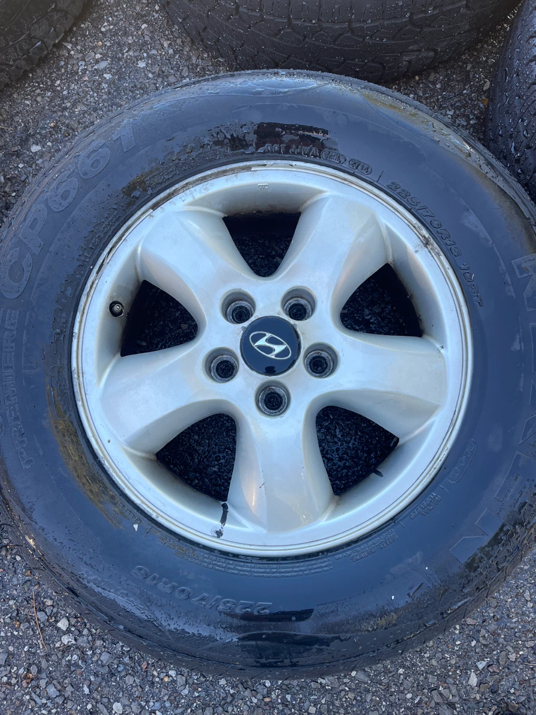Set of 5 Hyundai Santa Fe Wheels and Tires 225/70R16 - photo 3