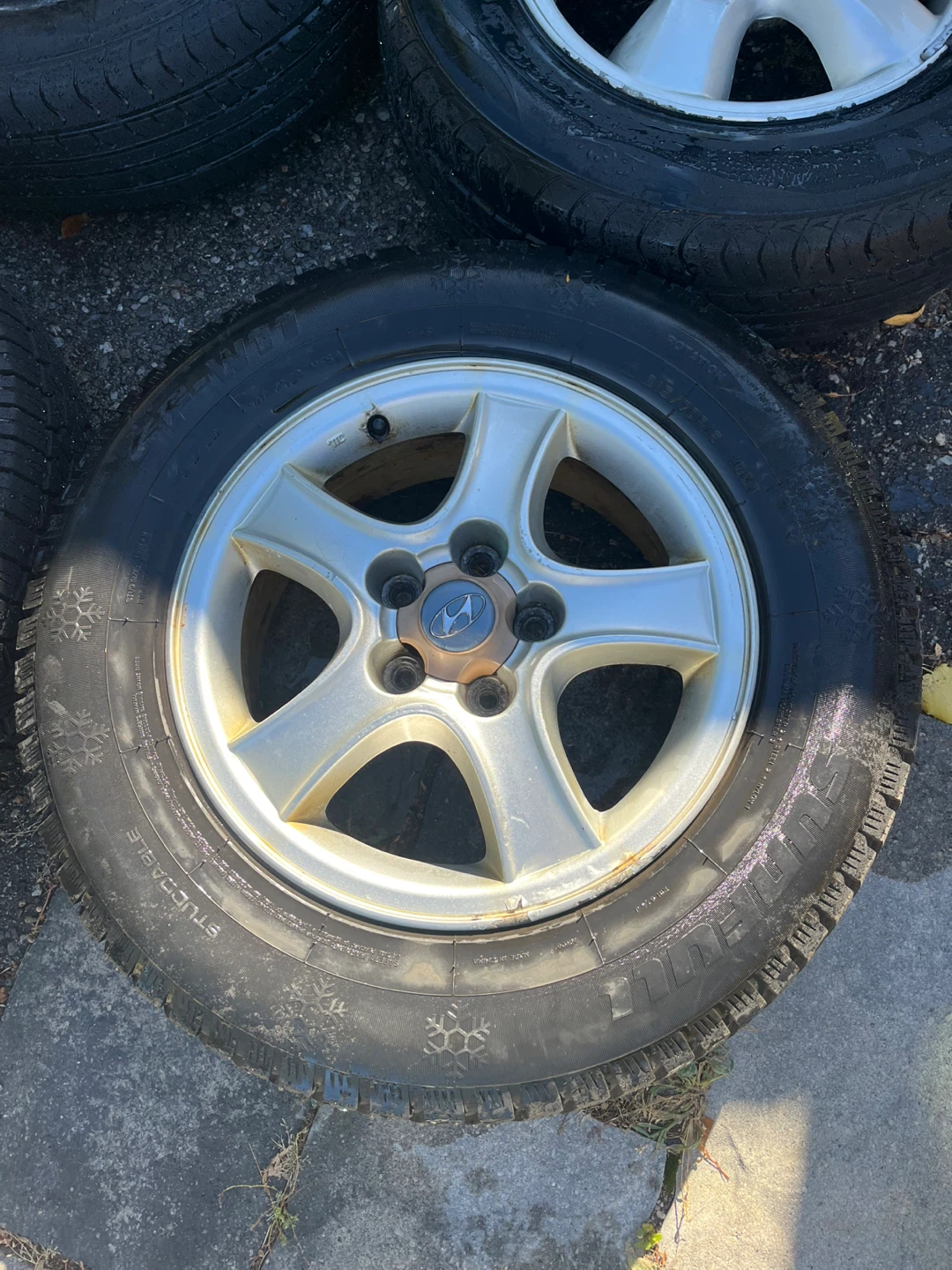 Set of 5 Hyundai Santa Fe Wheels and Tires 225/70R16 - photo 4