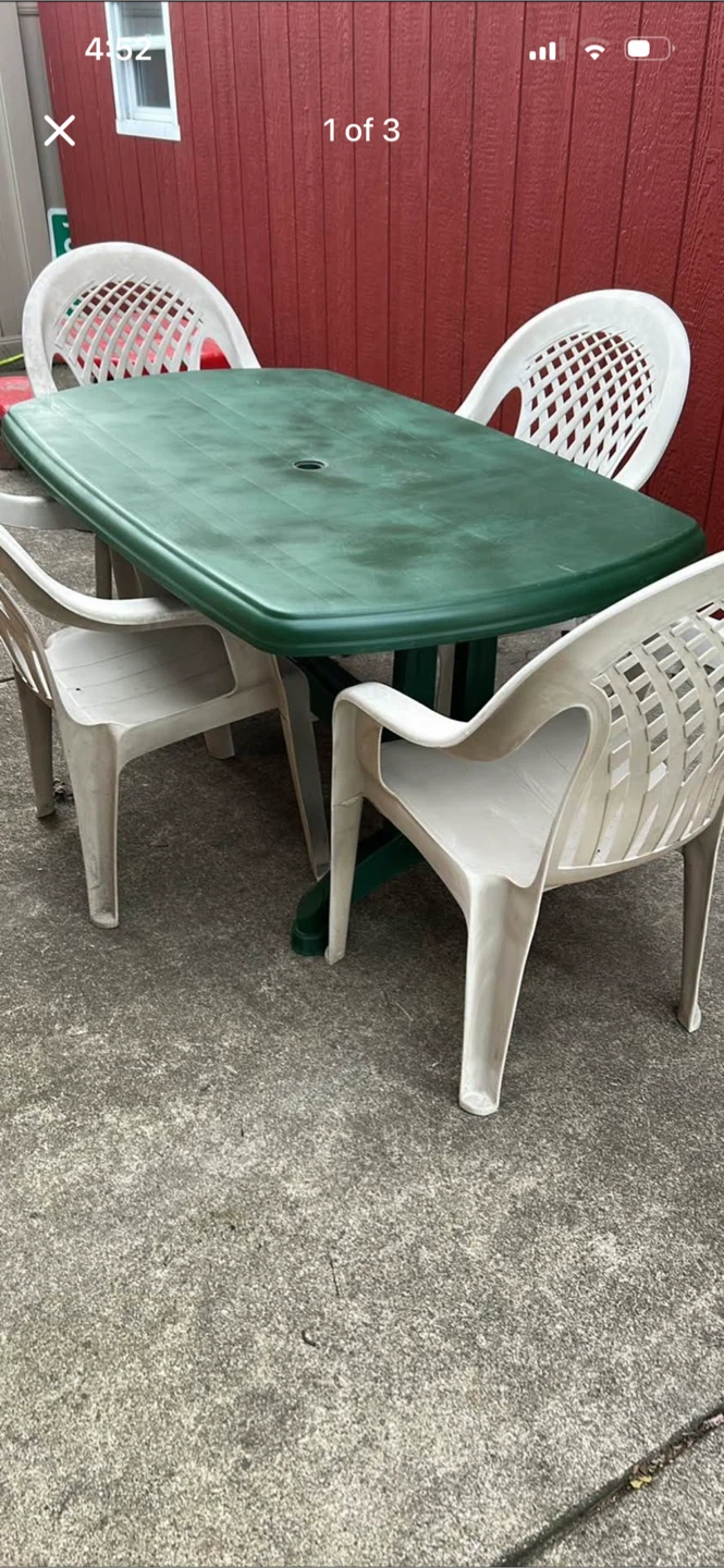 Outdoor Patio Table with 4 Chairs