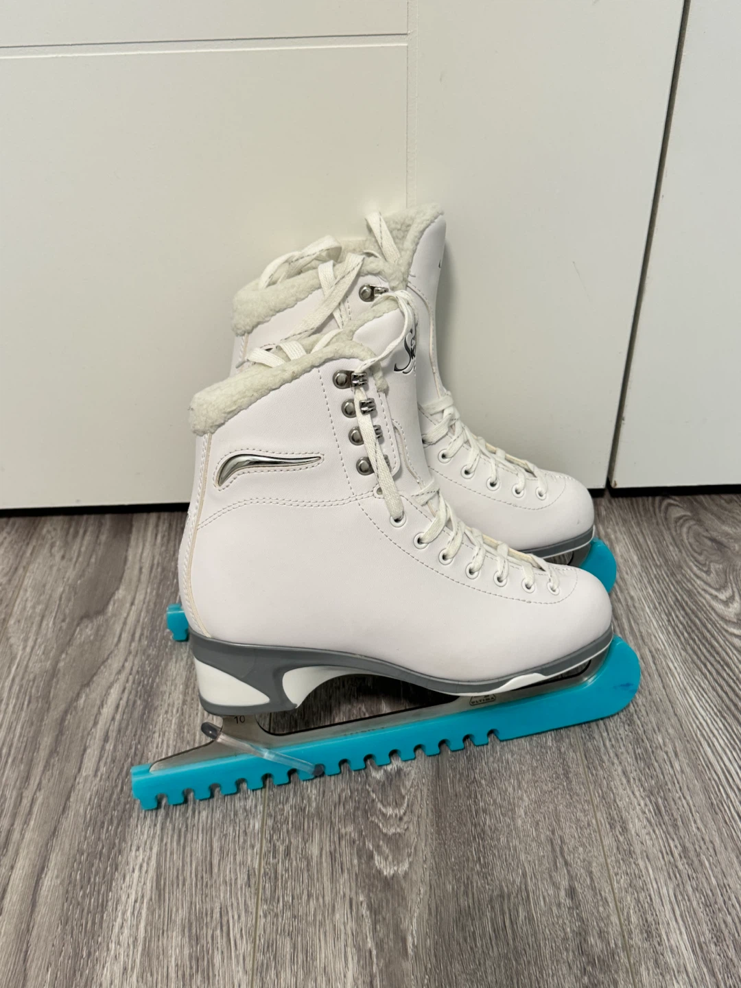 Jackson SoftSkate 180 Women's Figure Skates Size 7