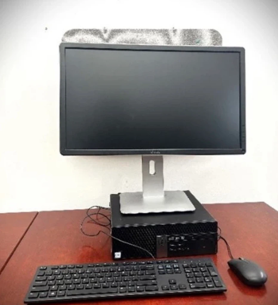 Dell PC: i7 + 24" Monitor + Keyboard/Mouse - photo 2