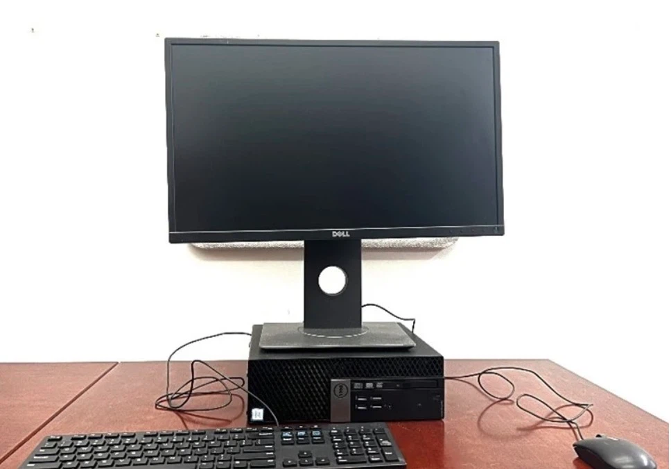 Dell PC: i7 Desktop + 24" HDMI Monitor + Accessories - photo 2