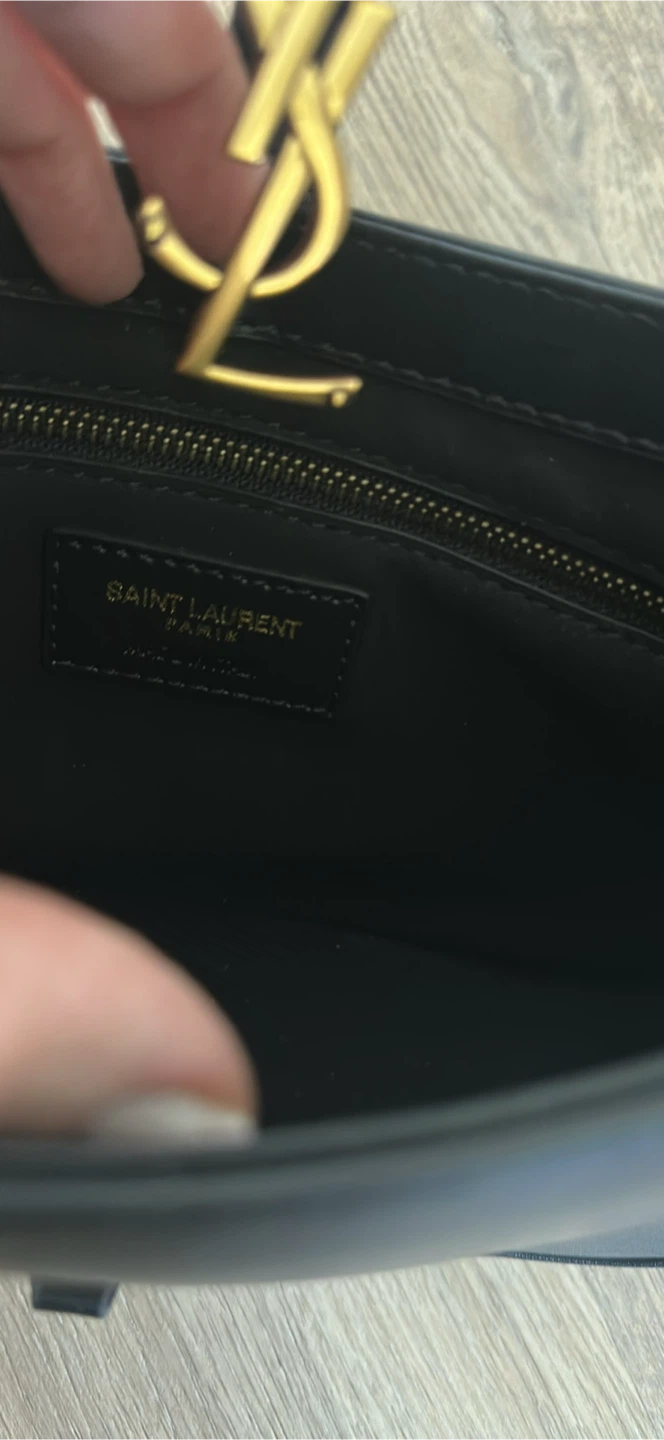 Saint Laurent Le 5 à 7 Hobo Bag - photo 4