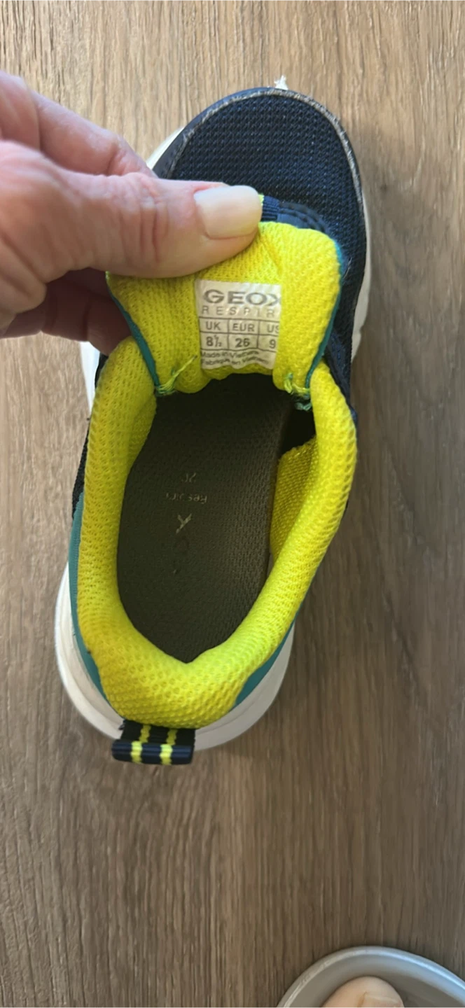 Geox Boys Running Shoes Size 26 - photo 2