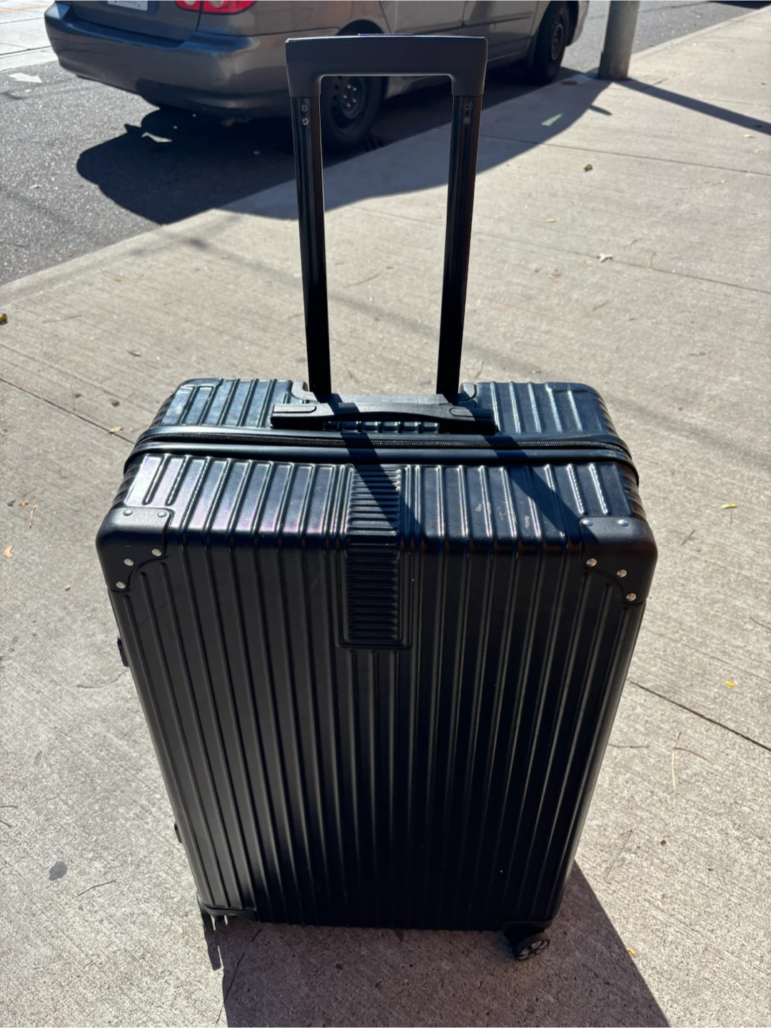 Large check in Calpak black hard-shell suitcase - photo 2