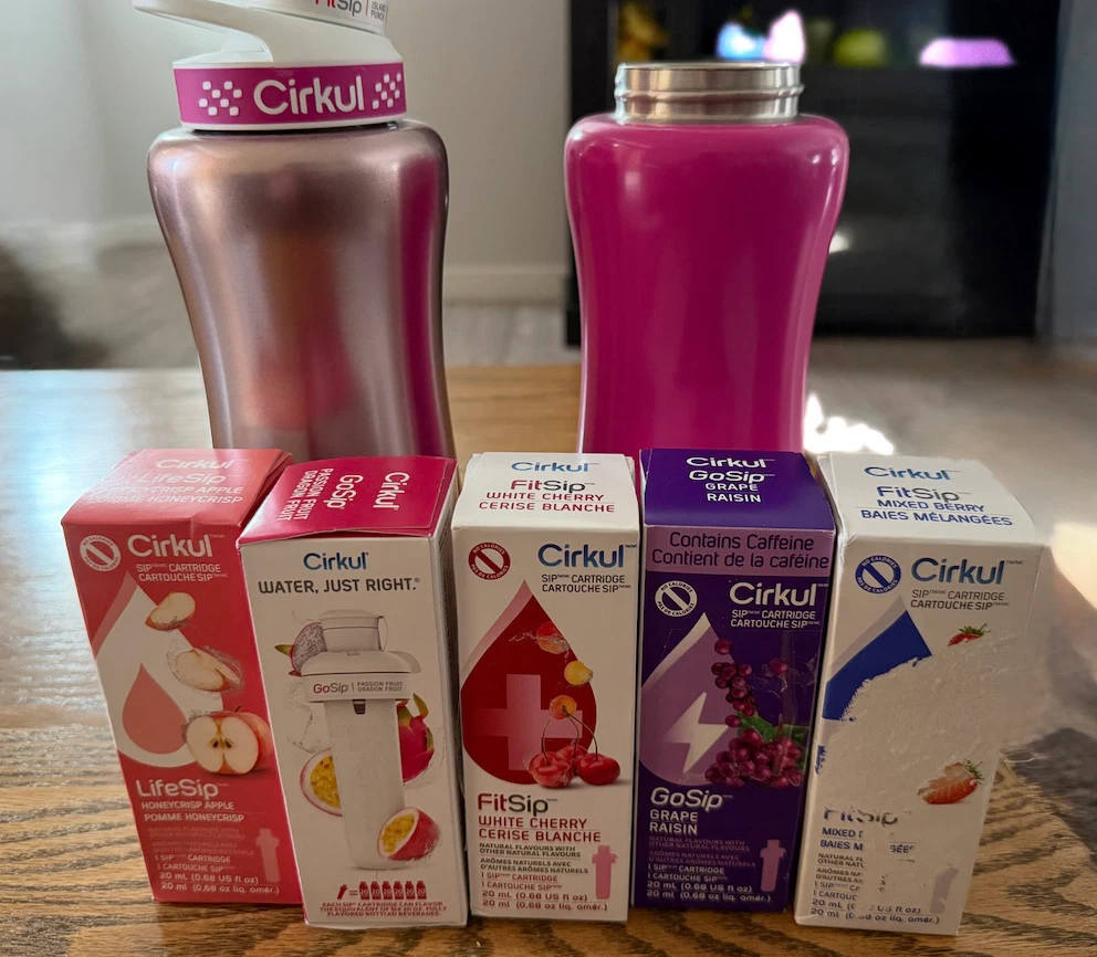 Cirkul Water Bottles and 5 Flavour Cartridges