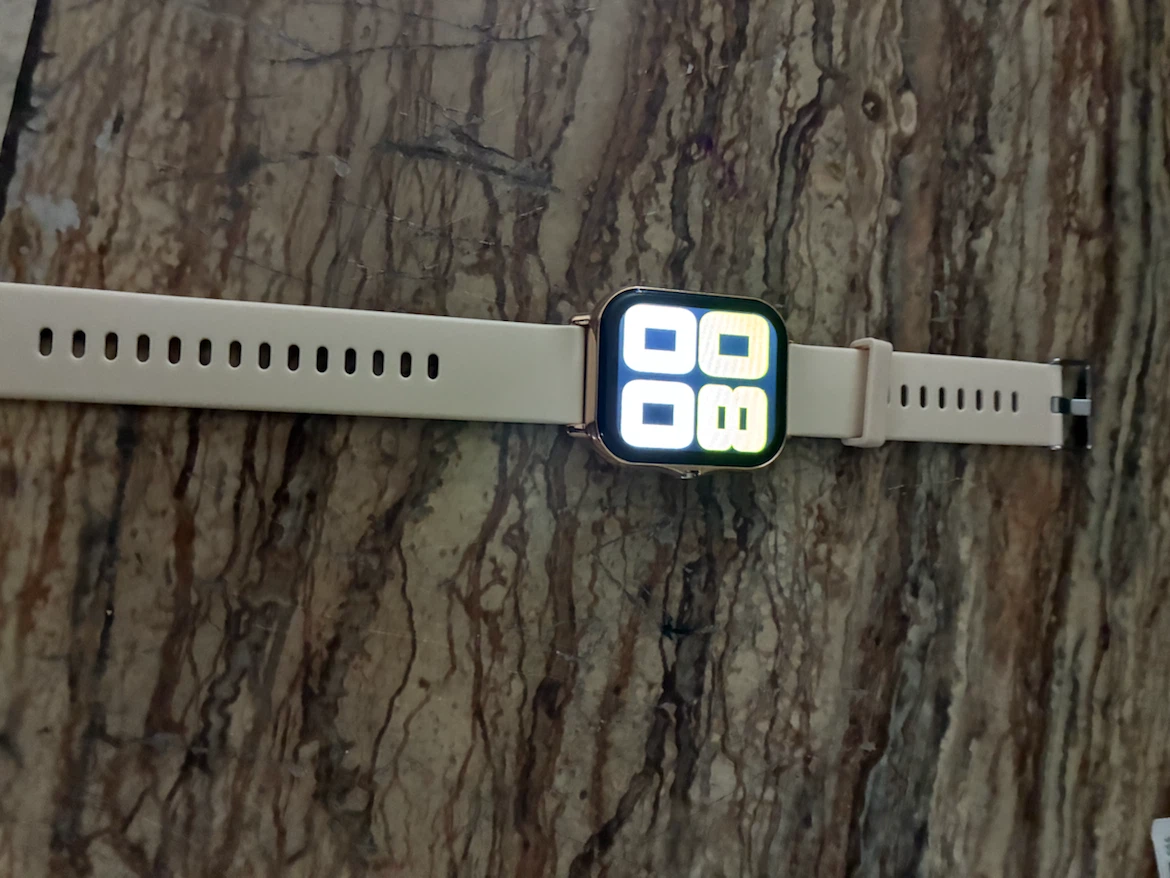Smartwatch with beige strap - photo 2