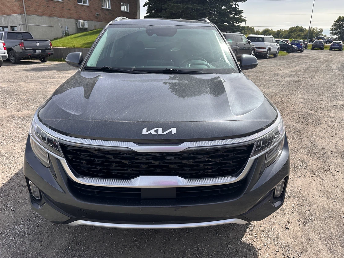 2023 Kia Seltos SX - photo 2