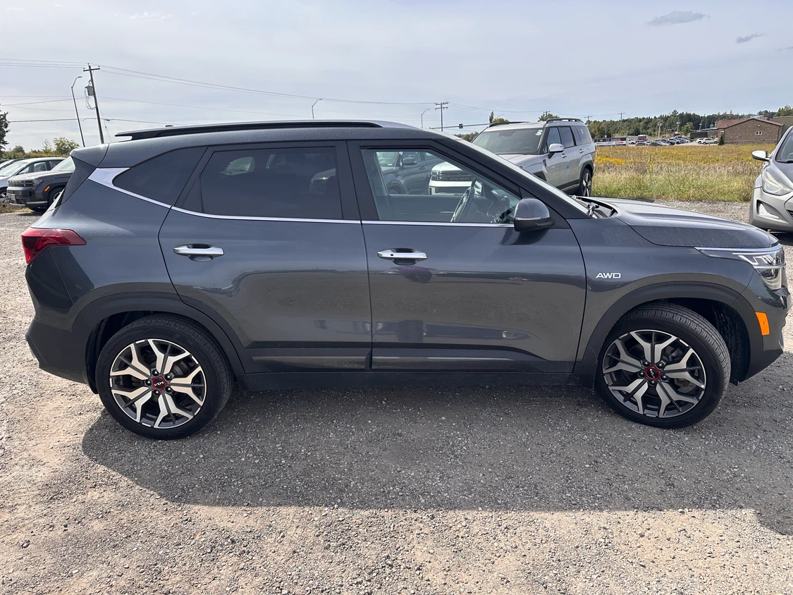 2023 Kia Seltos SX - photo 4