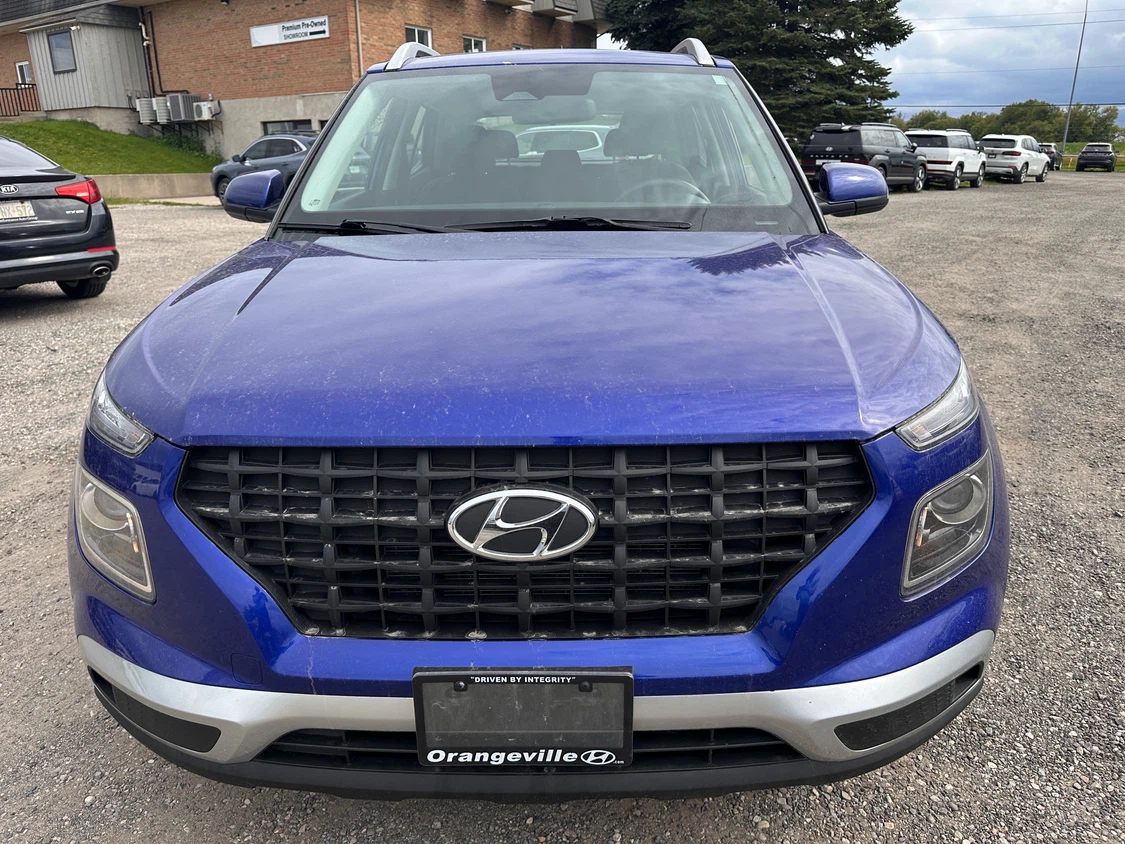 2023 Hyundai Venue Preferred - photo 2