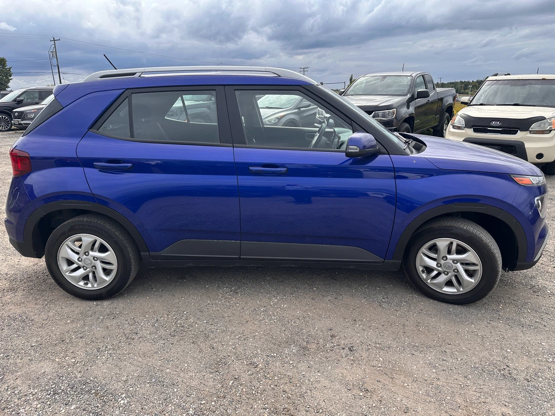 2023 Hyundai Venue Preferred - photo 4