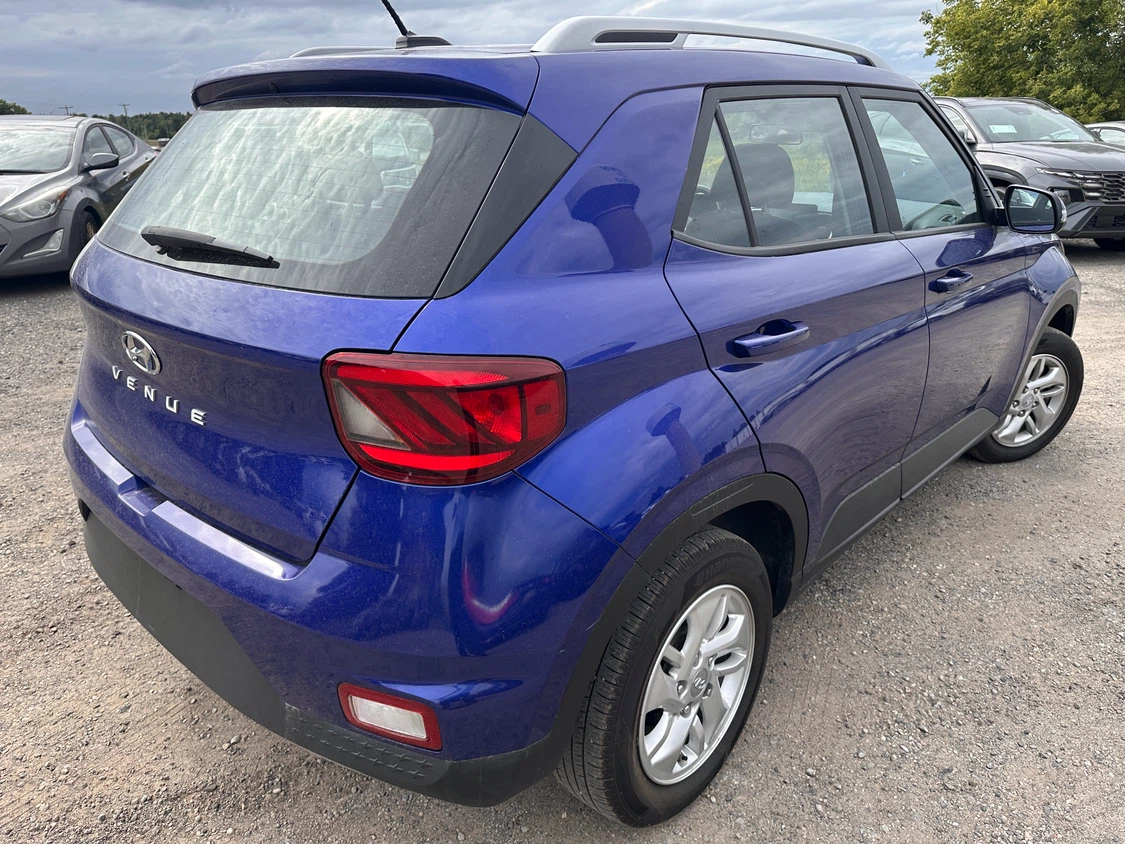 2023 Hyundai Venue Preferred - photo 5