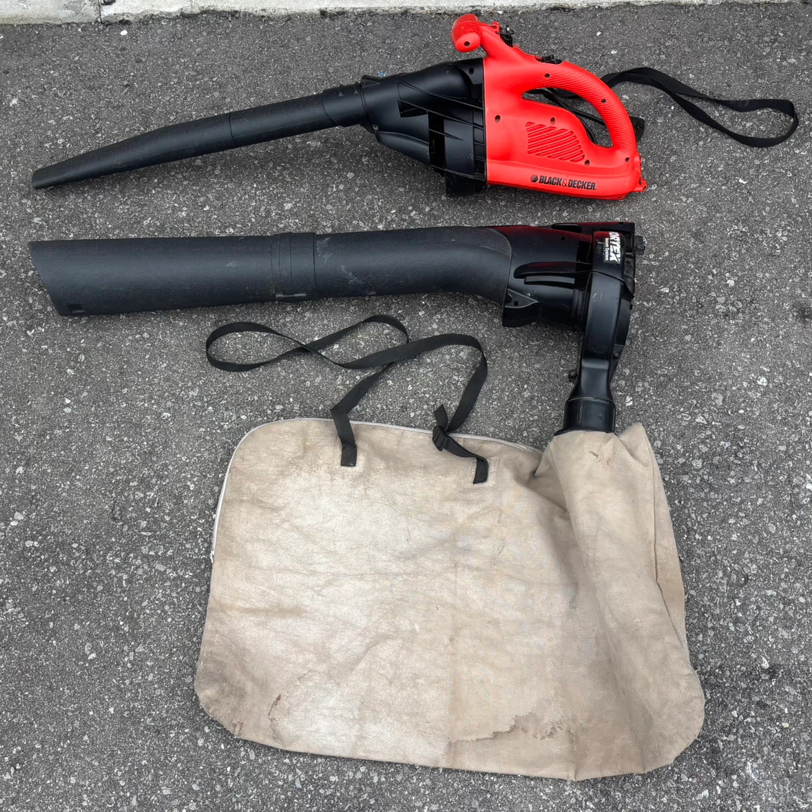 Black&Decker corded electric leaf blower / vacuum