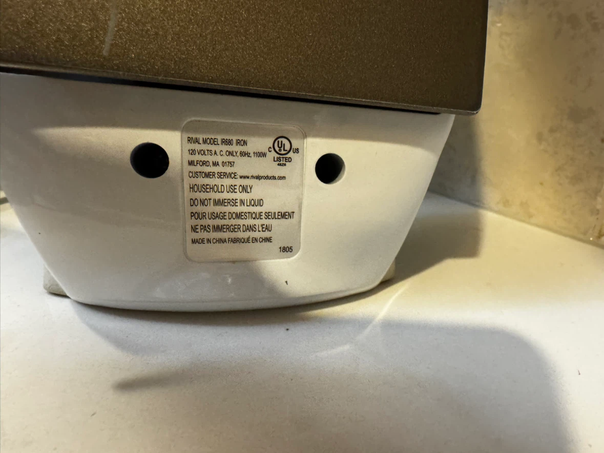 Rival Model IR680 Steam Iron - photo 3