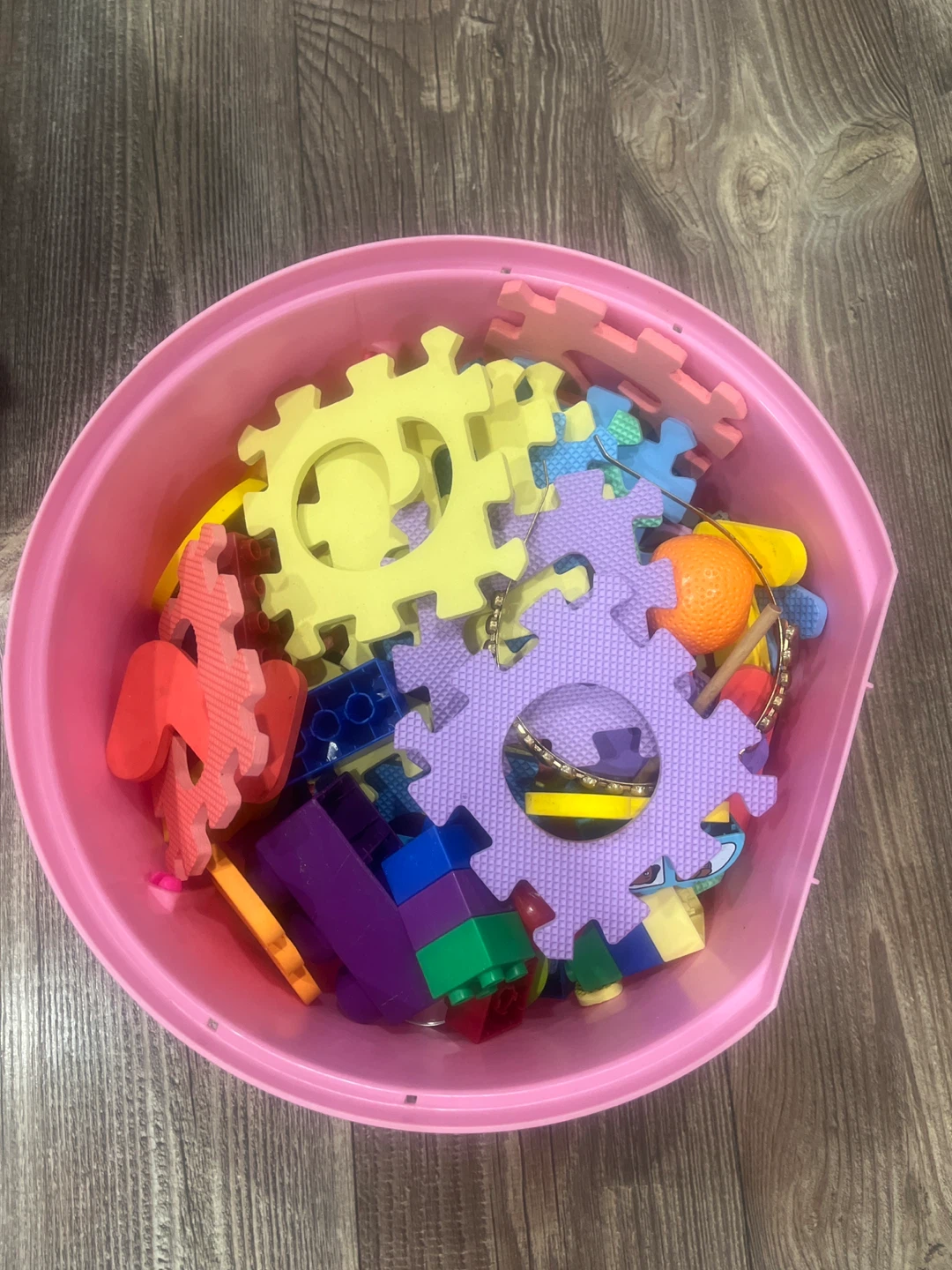 LOL Surprise Storage Bin with Foam Toys