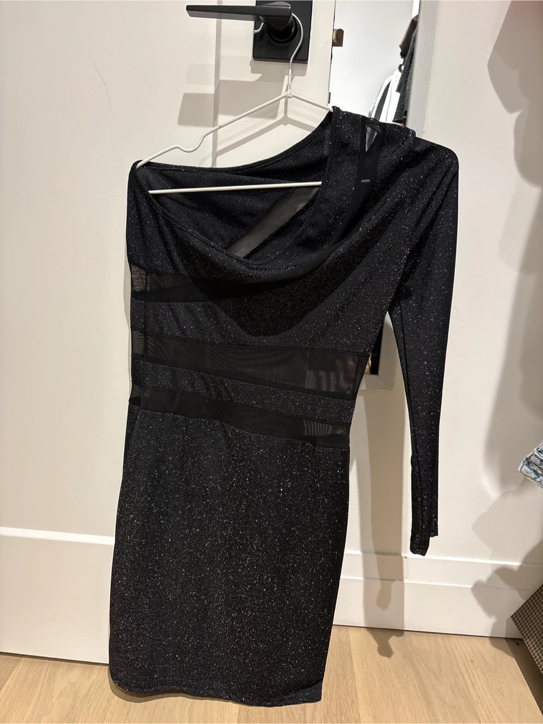 Black One-Shoulder Glitter Dress