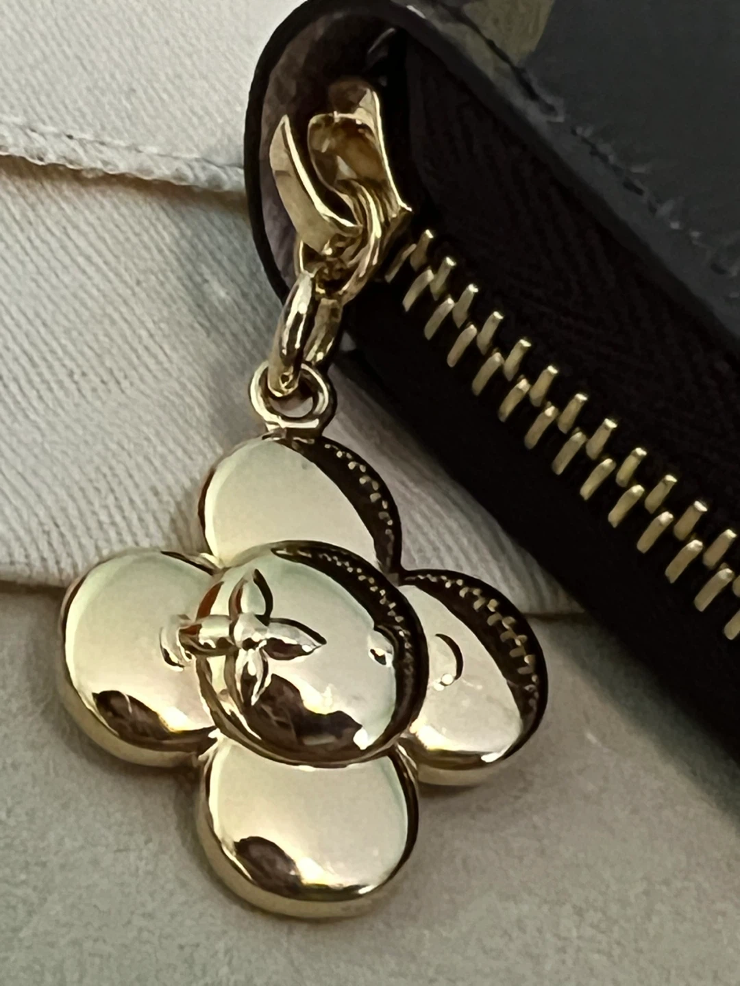 Louis Vuitton Monogram Xmas Zippy Wallet - photo 4