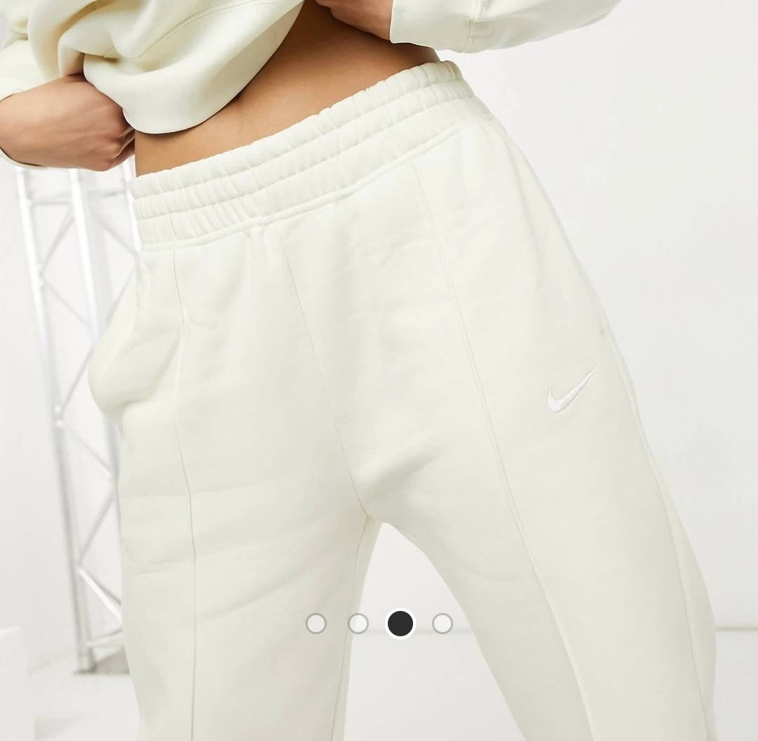 Nike zip-up hoodie and jogger pants - photo 2