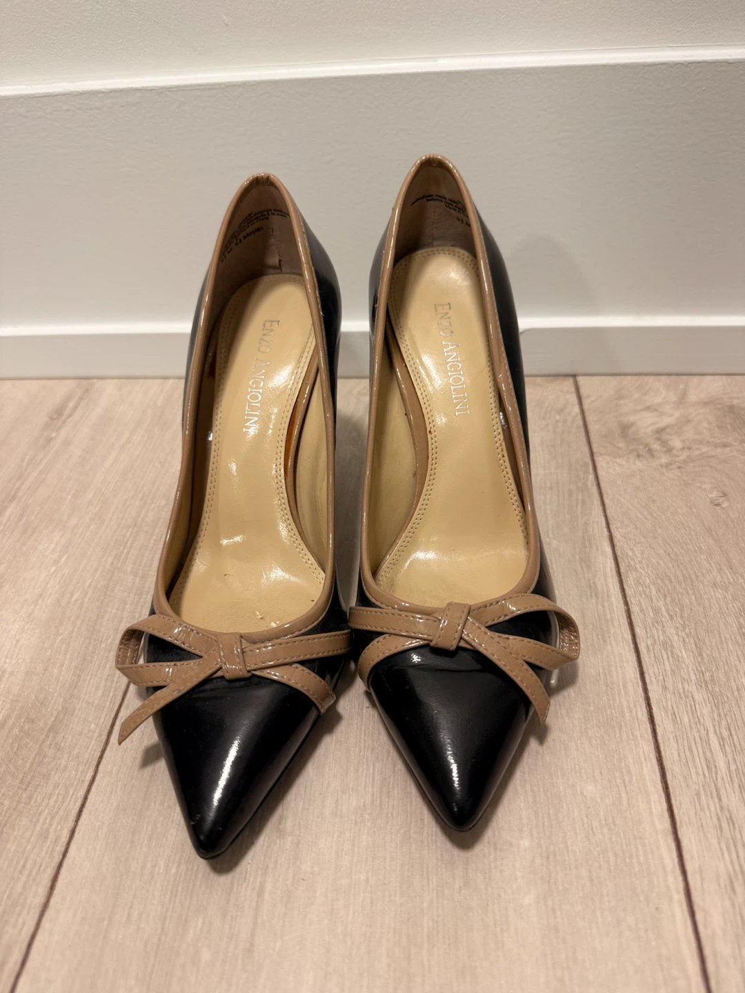 Enzo Angiolini Black & Tan Patent Pumps – Size 5.5