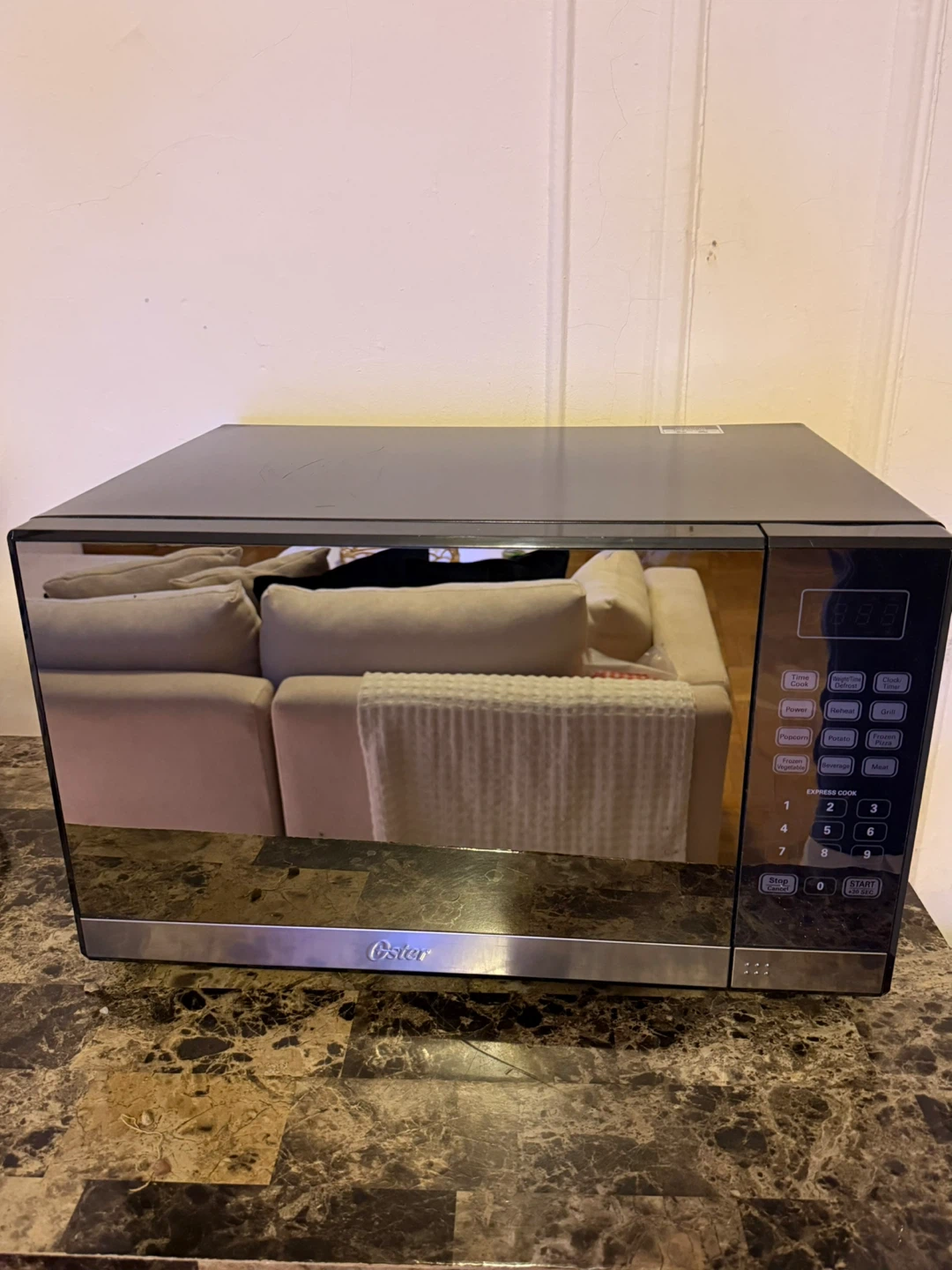 Oster 1000 Watt Countertop Microwave - photo 3