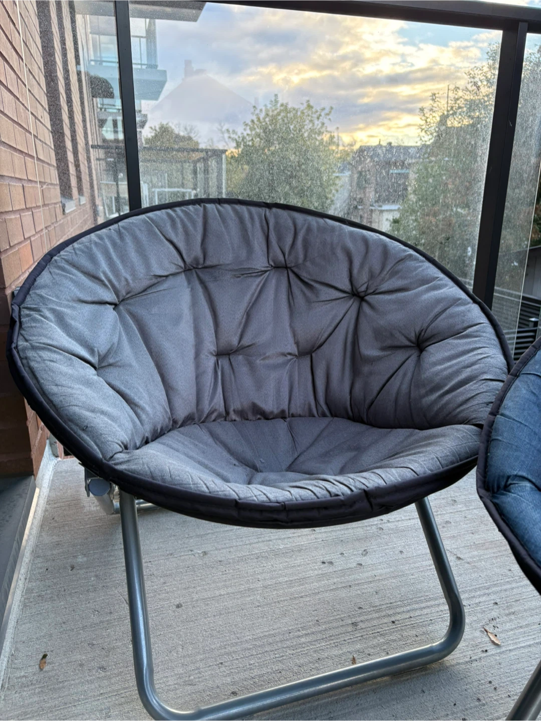 Two Folding Saucer Chairs - photo 3