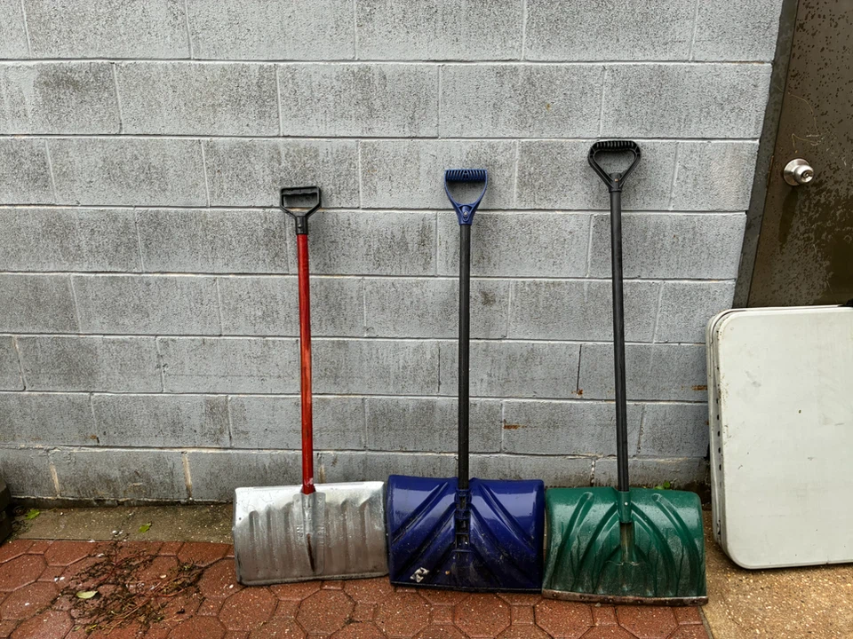 Set of 3 Snow Shovels