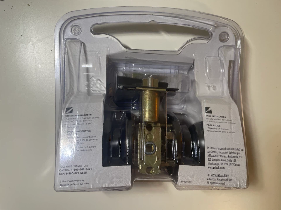 Weiser Keyed Entry Door Knob Lock – 2 Keys - photo 2