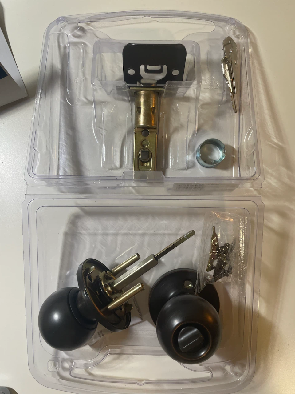 Weiser Keyed Entry Door Knob Lock – 2 Keys - photo 3