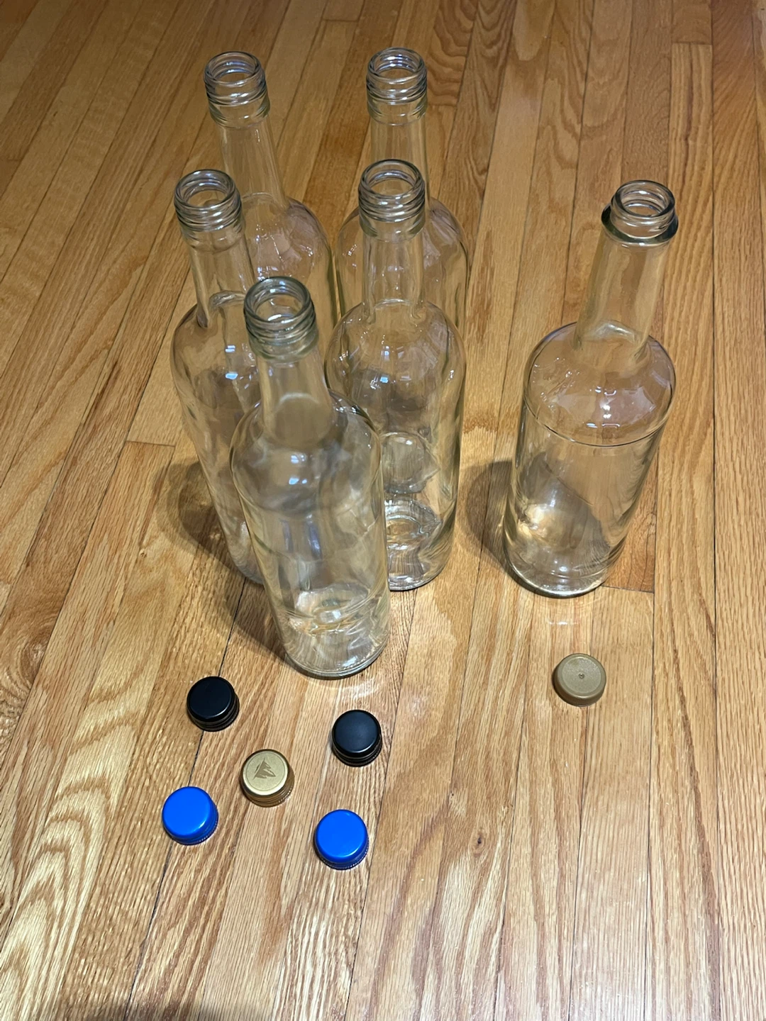 6 clear 750ml screw top wine bottles
